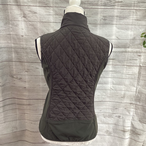 Athleta Upside Vest Quilted Hiking Running Vest Yosemite Green M - Picture 4 of 12
